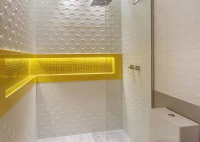 Box de banheiro estilo para ducha com peça fixa. Box de vidro a pronta entrega com preços promocionais e várias opções de perfil de acabamento.