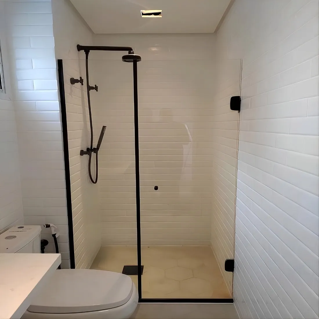 Box de Abrir incolor com preto